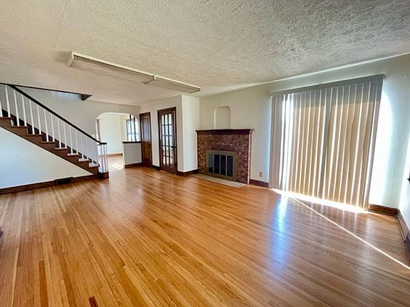 4th image of 1250 Claremont Ave
