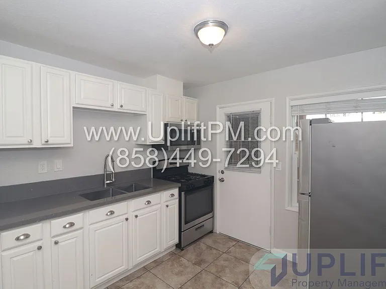 4833 Castle Ave — Photo 26