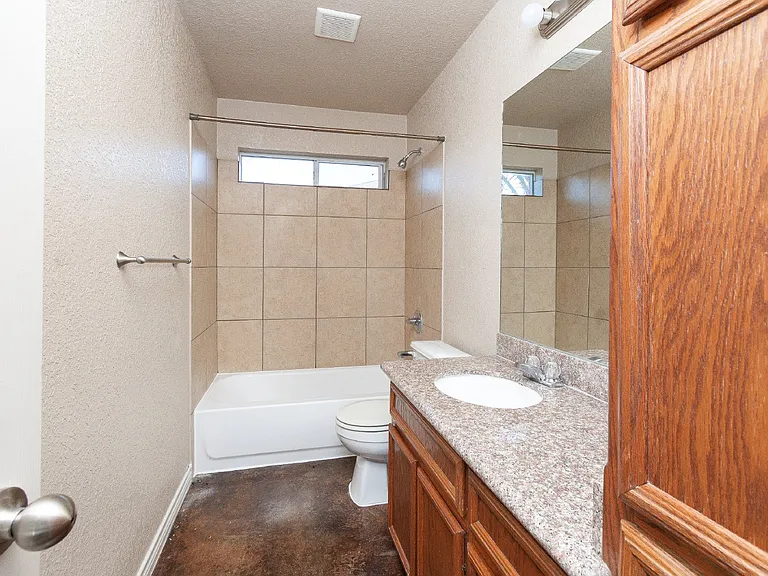 4102 Cambridge Dr #B — Photo 16