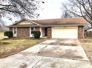 1269 E Carleton St, Springfield, MO 65804