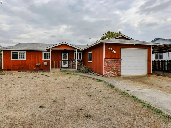 4330 Coronado Dr, Roseburg, OR 97471