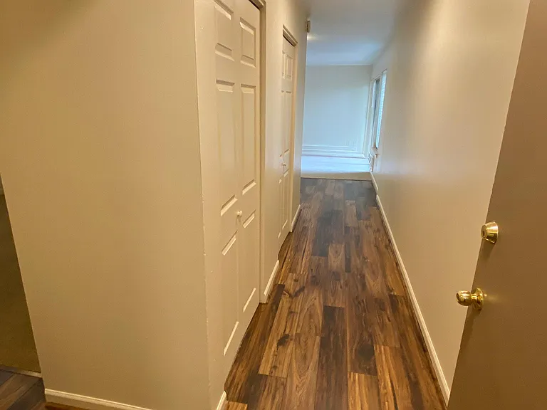 400 W Roy St #104 — Photo 1