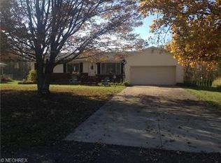 3246 Greenbrier Dr, Barberton, OH 44203