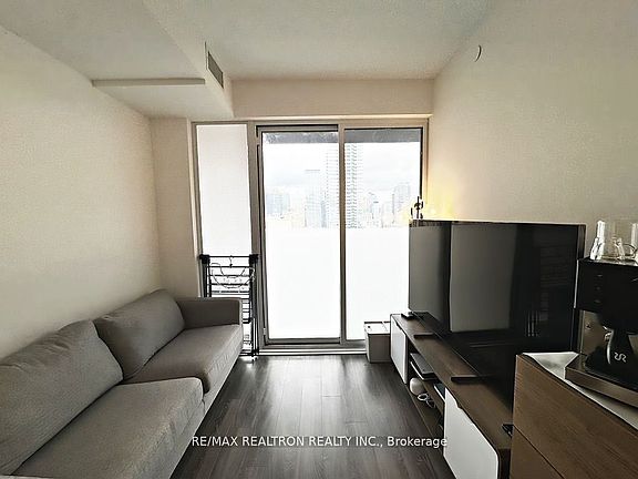 3rd image of 20 Edward St #2422