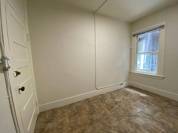 3rd image of 858 Washington St APT 9