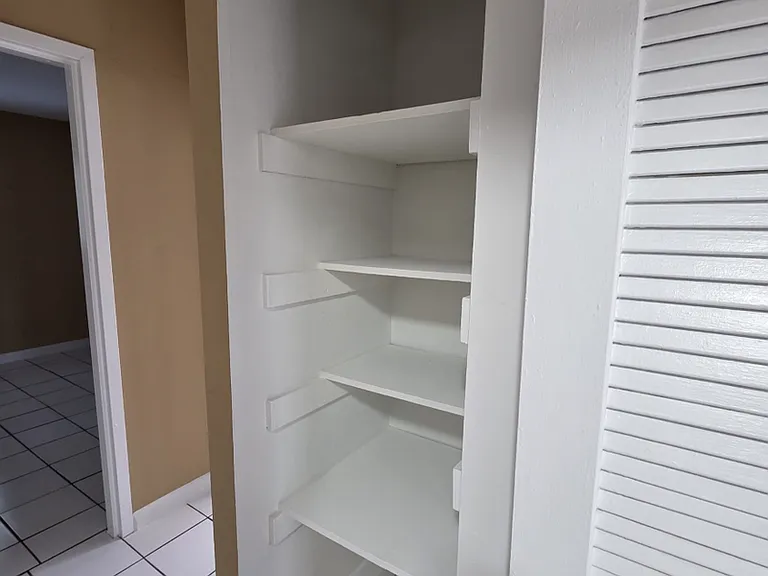 1150 NE 17th Ct — Photo 5
