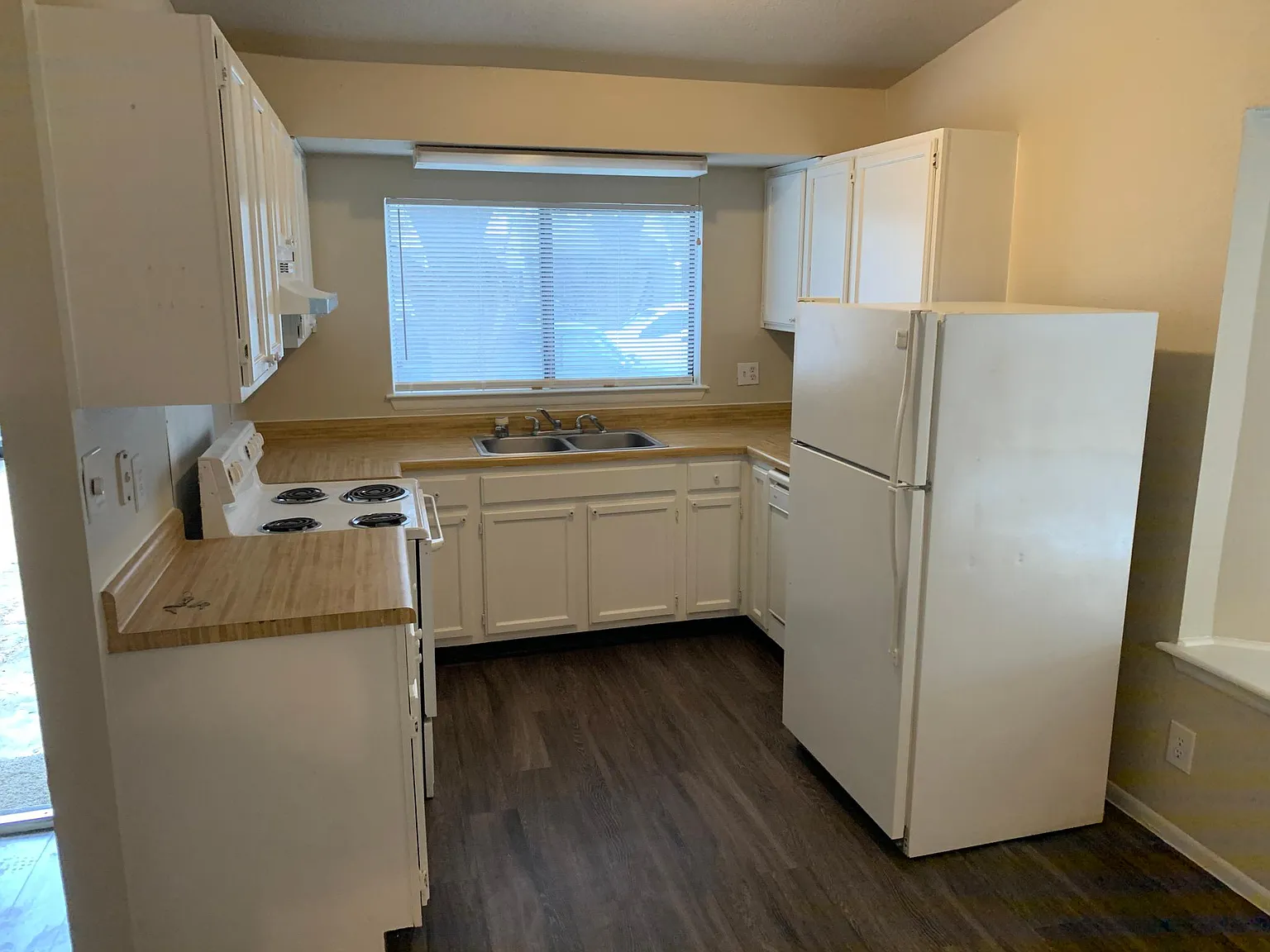 10026 Amber Field Drive — Photo 3