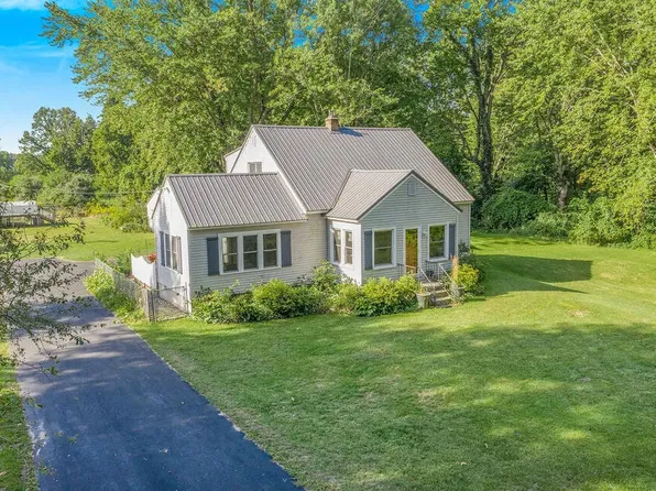 9148 W South River Dr, Grant, MI 49327
