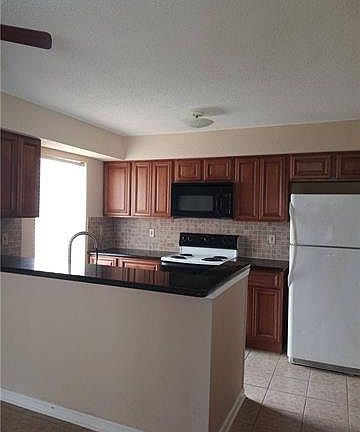 2nd image of 2932 Manhattan Blvd Unit 178