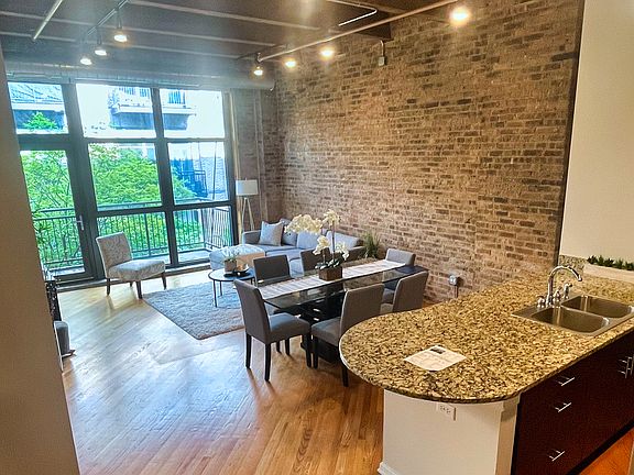 4th image of 1040 W Adams St Unit 346