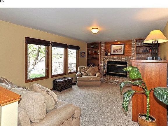 3rd image of 2606 Hollingbourne Dr
