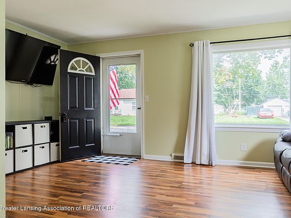 5th image of 716 Ridgewood Ave