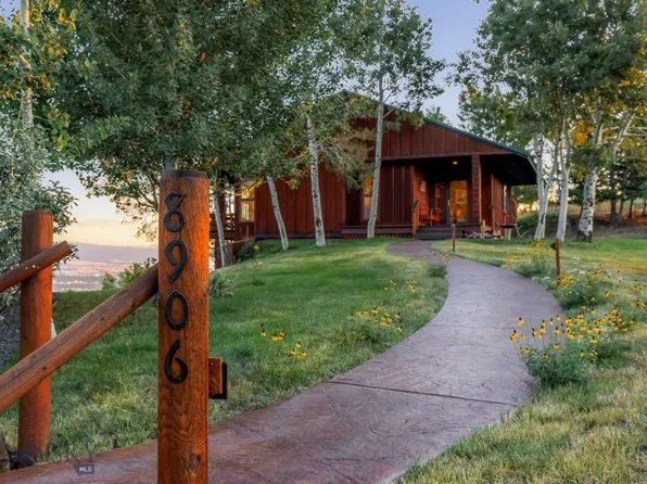 8906 Gold Dust Trl, Bozeman, MT 59715