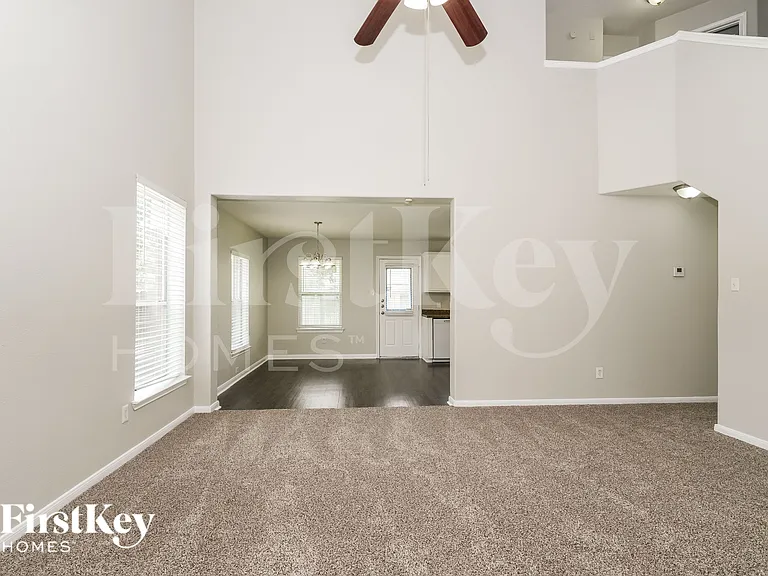 1438 Rocky Glen Ln — Photo 4