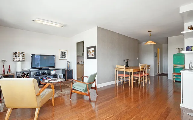 Sold by Nortrud Wolf Spero, LREB | media 53