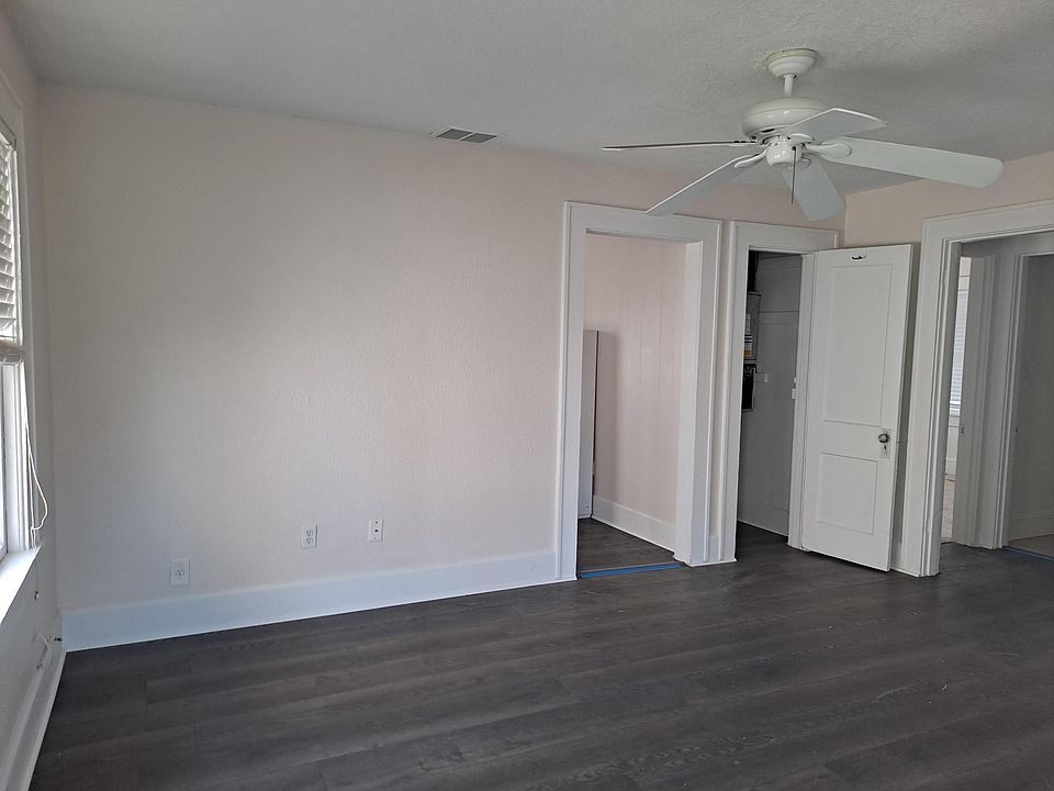 1st image of 236 11th Ave NE