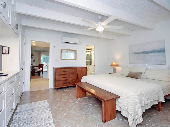 4th image of 429 E Gulf Dr #C54