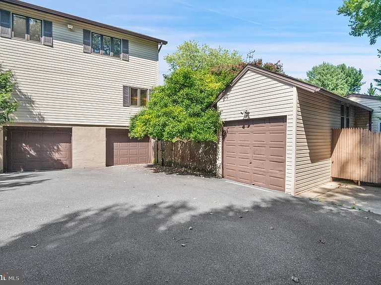 15729 Holly Grove Rd — Photo 67