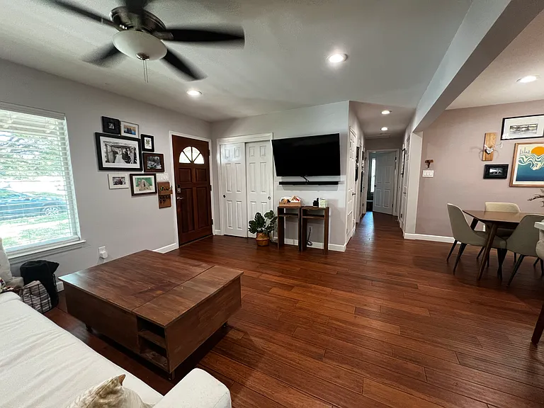 5305 Cloverdale Ln — Photo 11