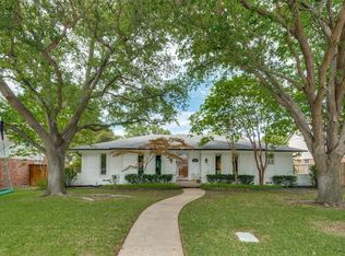 9411 Hunters Creek Dr, Dallas, TX 75243