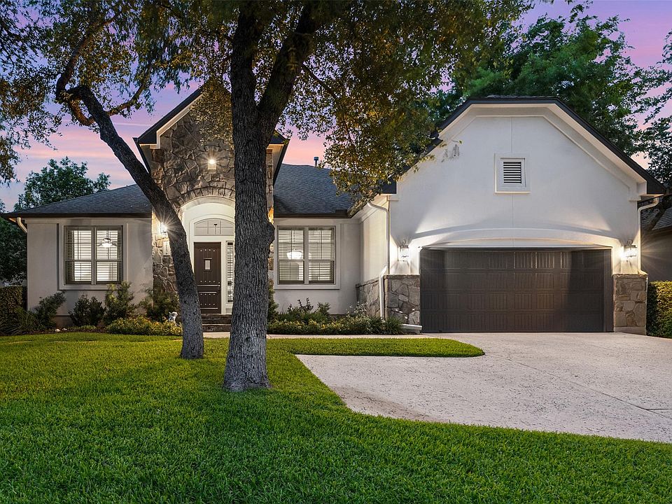 1st image of 215 Lake Como Dr