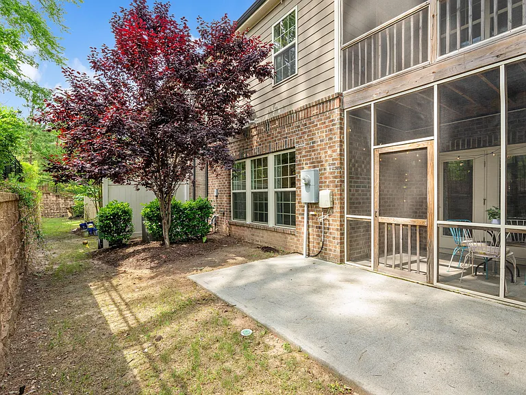 329 Castle Rock Ln — Photo 26