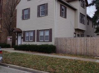 715 8th St, Waukegan, IL 60085