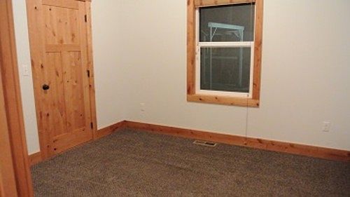 4th image of 205 NE Larch Ave