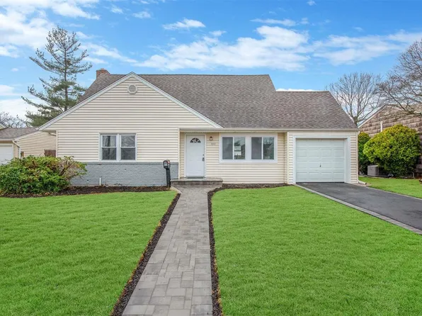 1188 Parkwood Drive, Merrick, NY 11566
