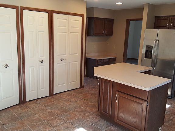 3rd image of 91 Jefferson Dr