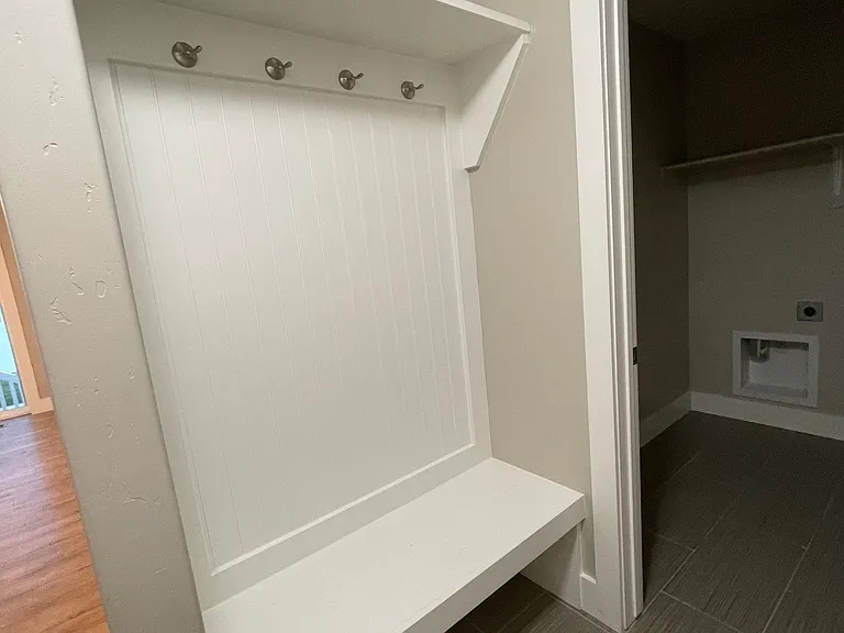 537 E 860 S — Photo 19
