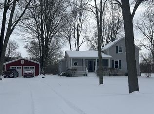 8926 Hough Rd, Almont, MI 48003