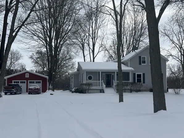 8926 Hough Rd, Almont, MI 48003