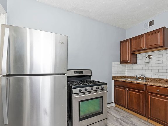 2nd image of 6100-6108 S Eberhart Ave #6104-3N