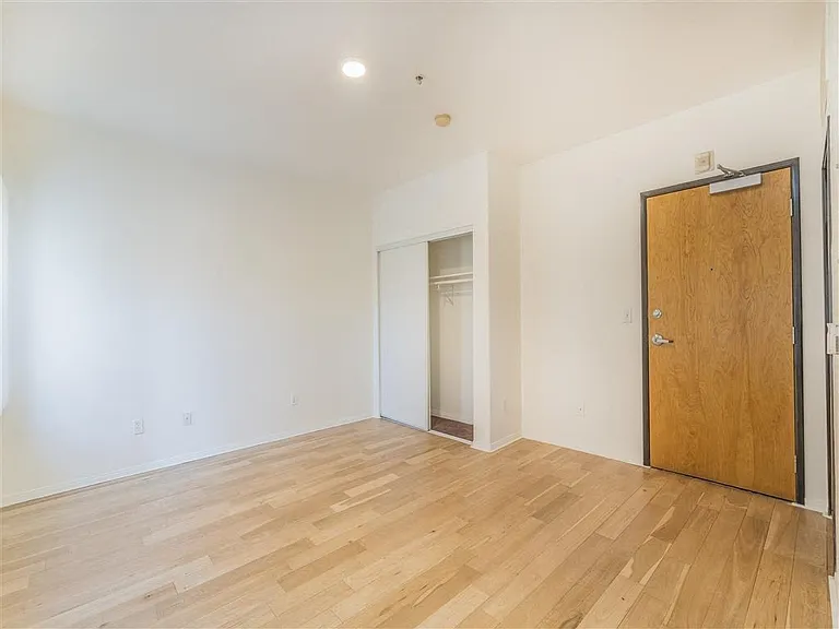 7th Street bedroom