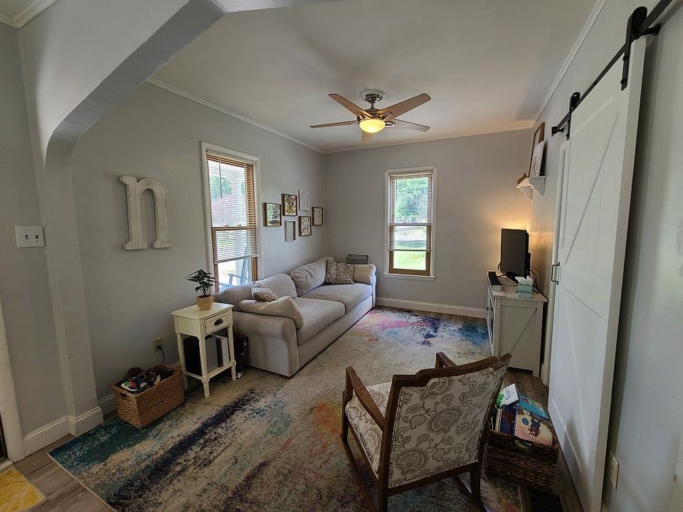 105 S Pine St, KS 67456 Zillow