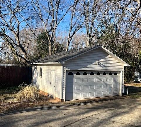 3rd image of 609 Faith Dr SW
