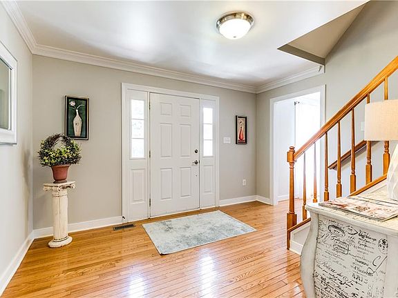 5th image of 5916 Herrick Pl