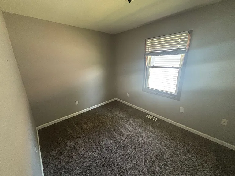 449 Shellview St — Photo 4