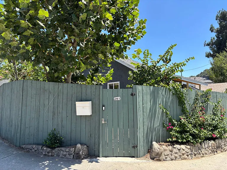 261 S Avenue 52 — Photo 2
