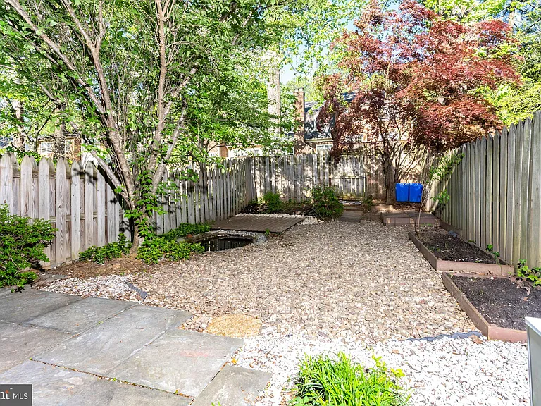 6705 Surreywood Ln — Photo 9