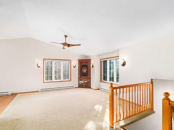 3rd image of 2811 Parkwood Ln
