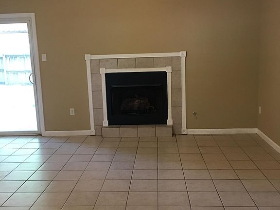 3rd image of 2151 Colonial Hills Dr