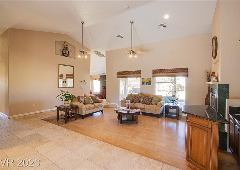 1st image of 6780 N Torrey Pines Dr