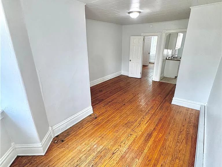 1103 W Linden St #3 — Photo 4