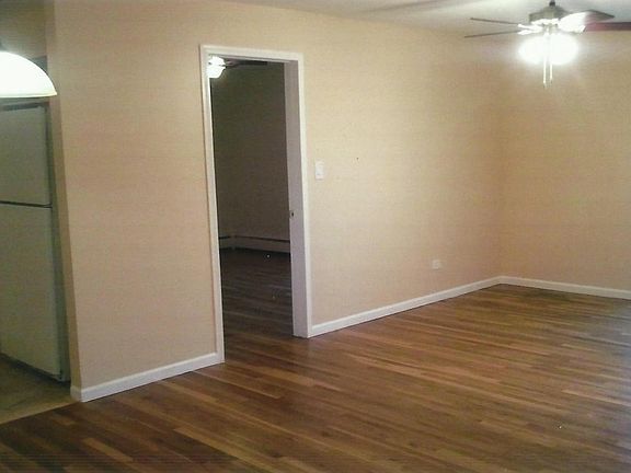 5th image of 8999 Kennedy Dr #106F