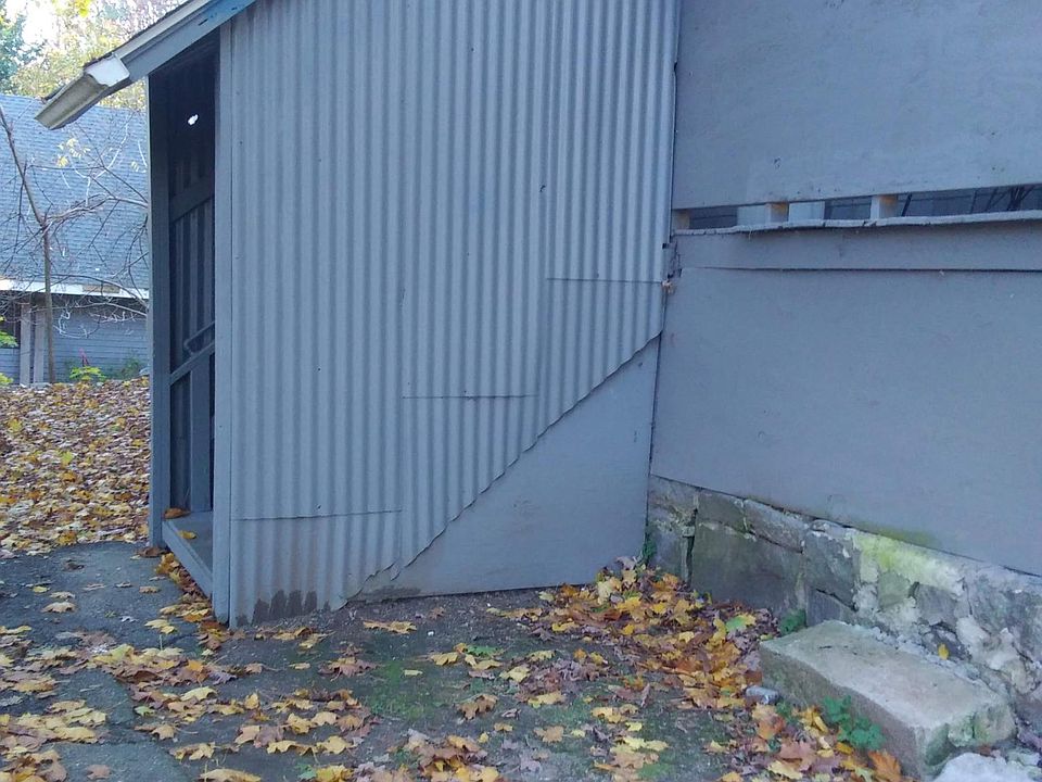 Entry to Porch