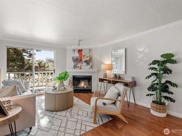 1003 156th Avenue NE #A201, Bellevue, WA 98007