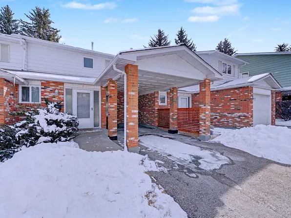 2815 W Palliser Dr SW #7, Calgary, AB T2V 3S8