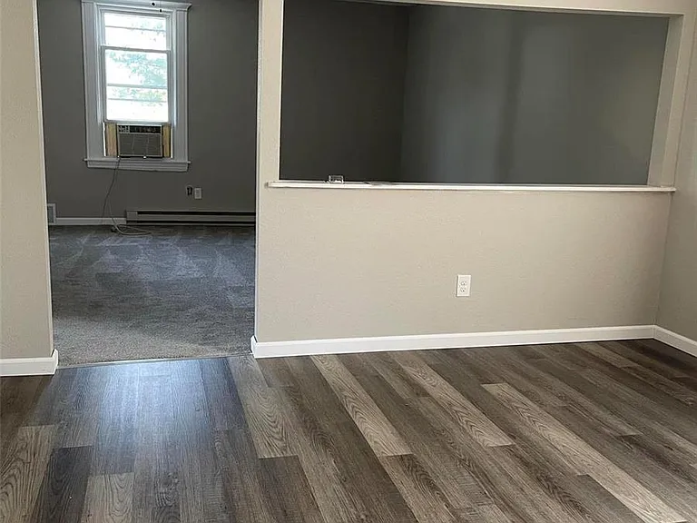 319 N Hesperia St #B — Photo 5